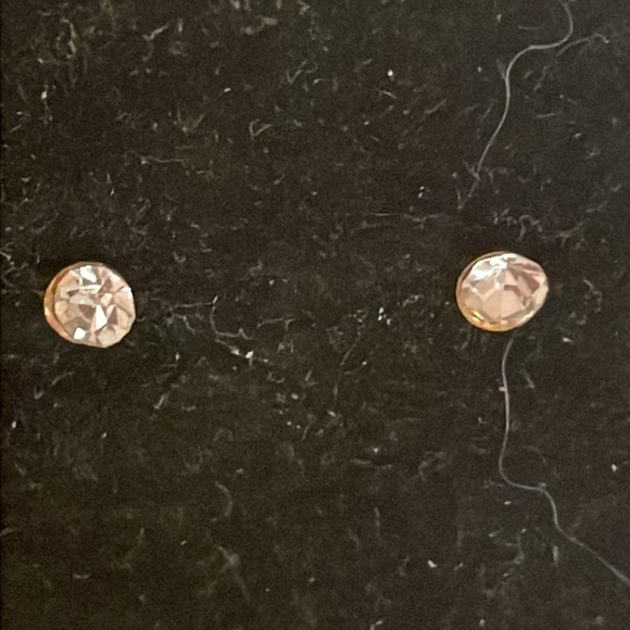 0.5” gold tone prong set crystal stud earrings in hypoallergenic posts - Picture 2 of 9